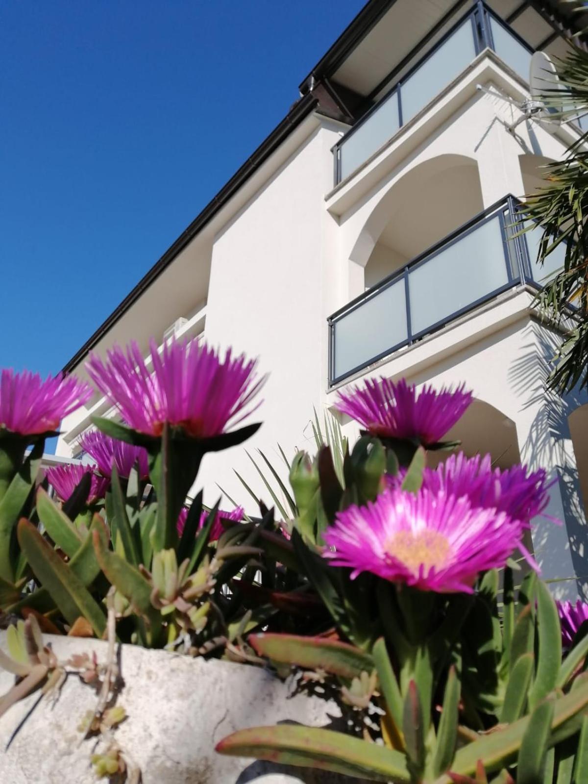 Lovely Sea View House 2 In Malinska Island Krk Exterior photo