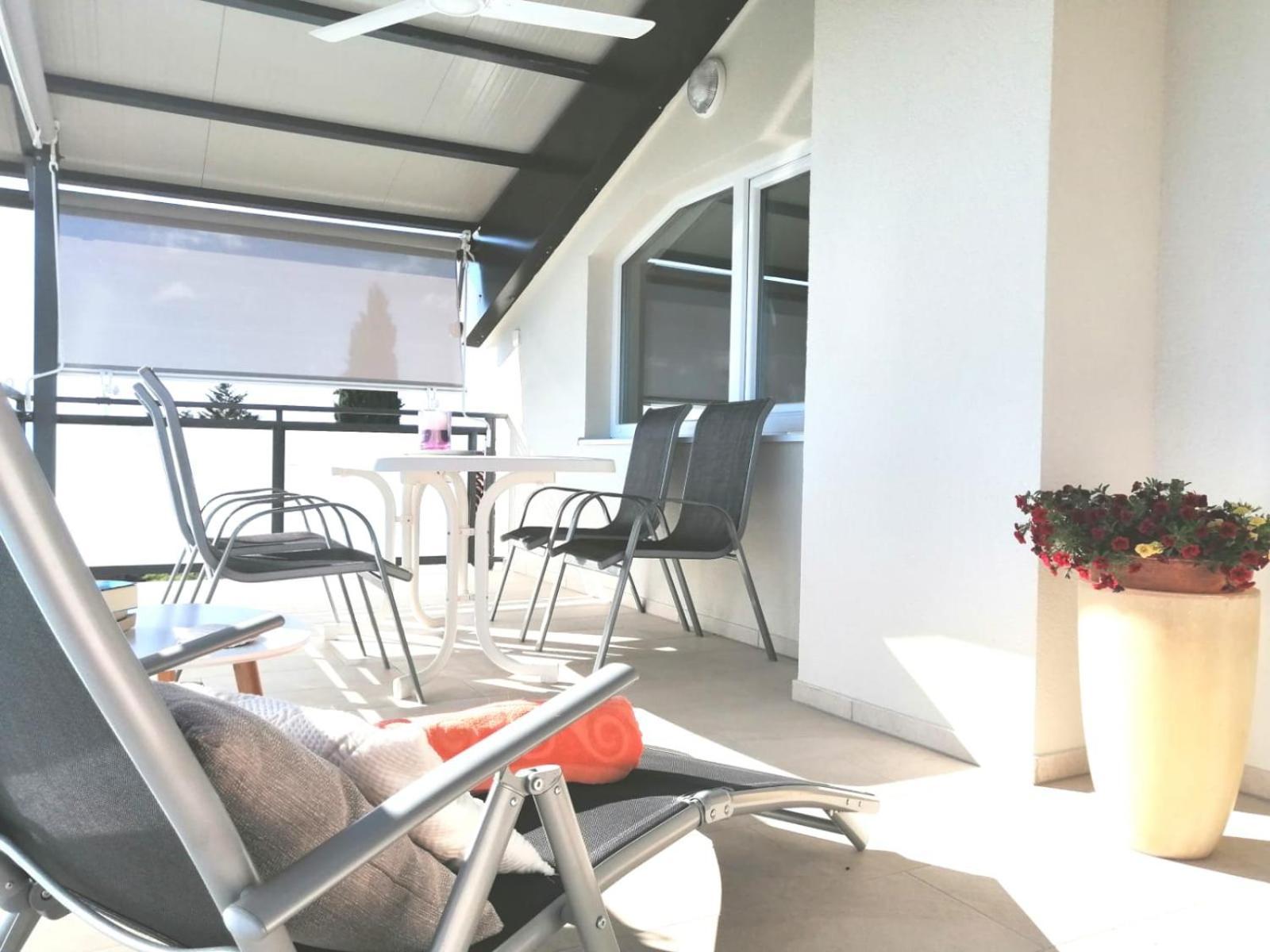 Lovely Sea View House 2 In Malinska Island Krk Exterior photo